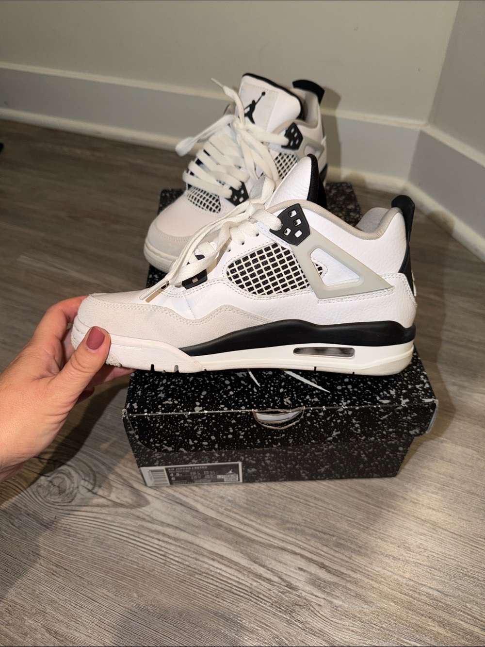 Jordan Kids 4.5y White/Black Retro-Style Sneakers Like New in Box